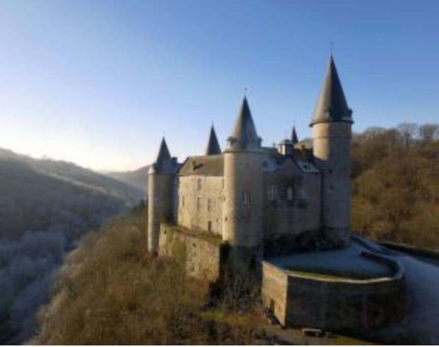 Laissez-Vous Enchanter Par La Vallee De La Meuse Hastiere-par-dela ภายนอก รูปภาพ